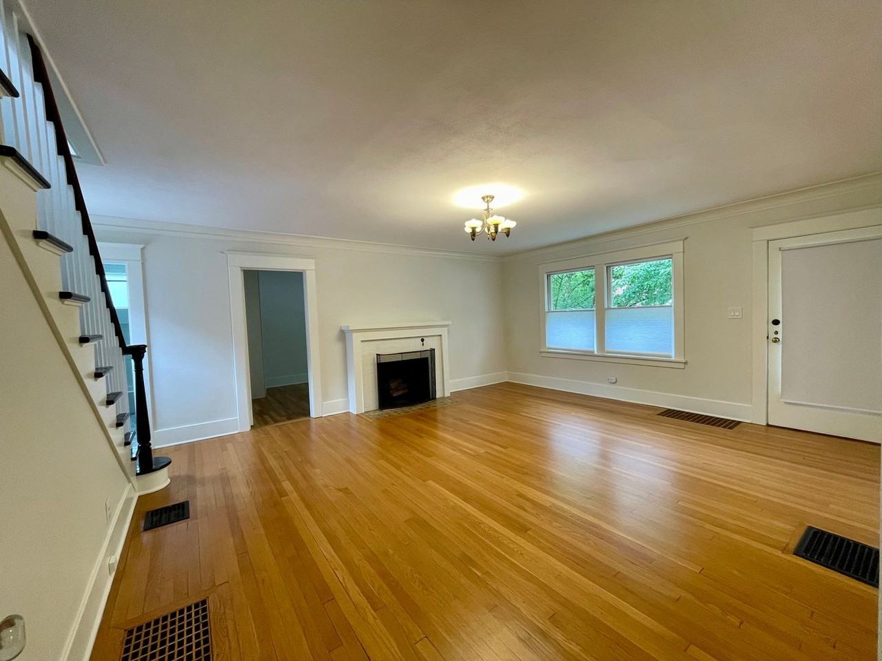 2409 Nw Raleigh St - Photo 3 of 50
