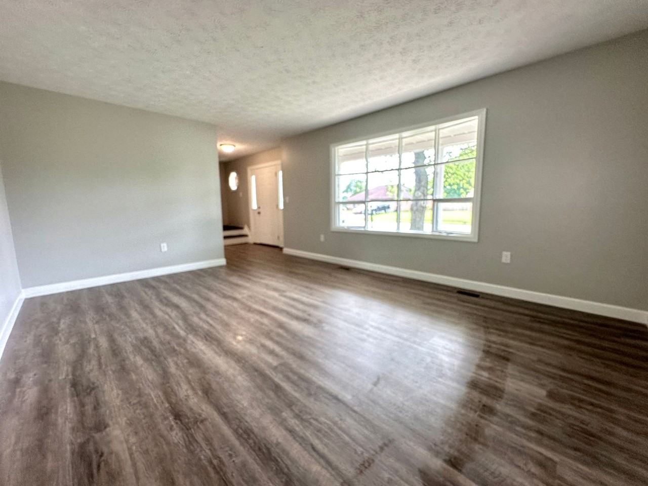 302 Overland Trl - Photo 3 of 28