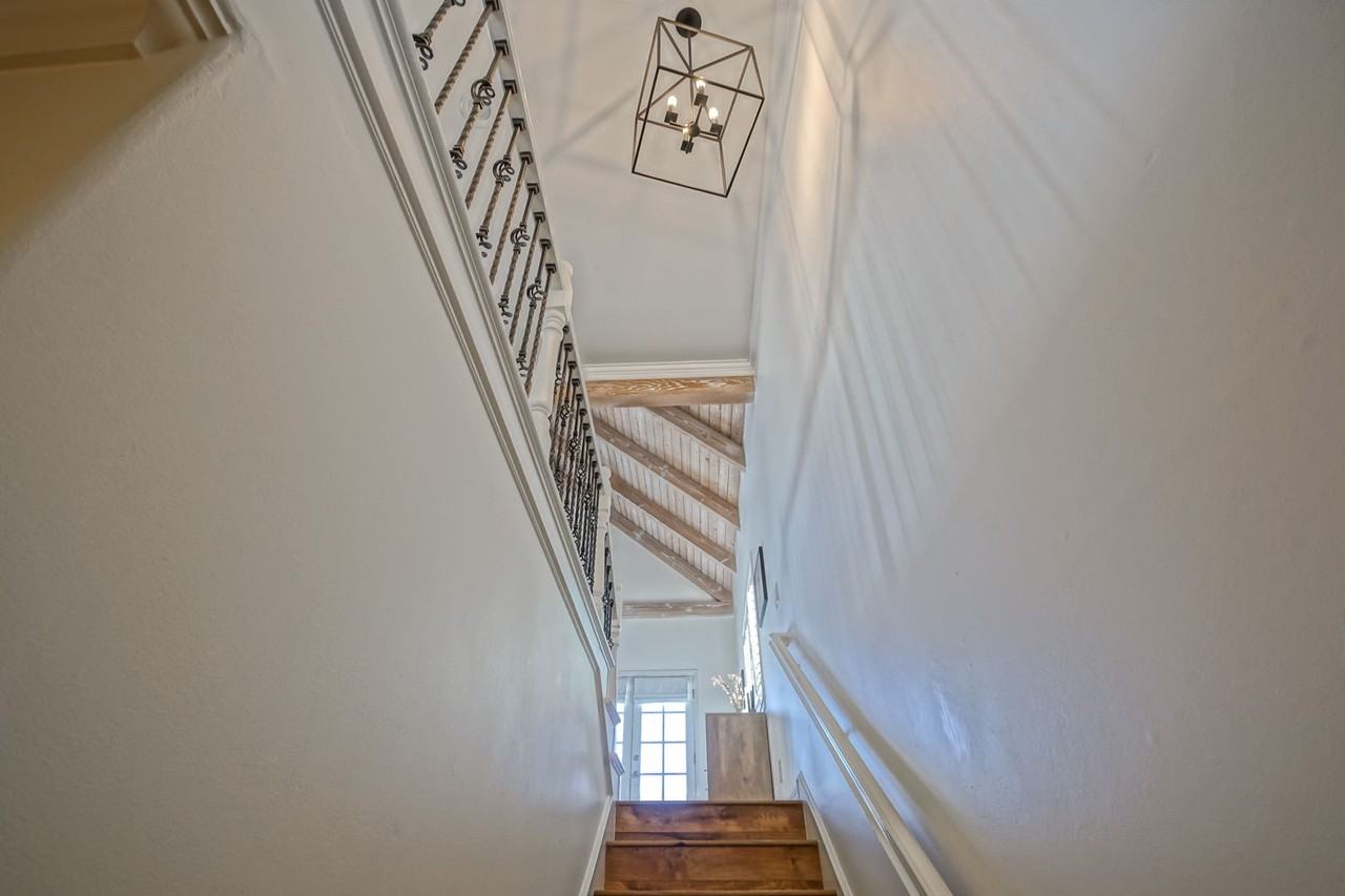 1543 Stanford Ave - Photo 5 of 36
