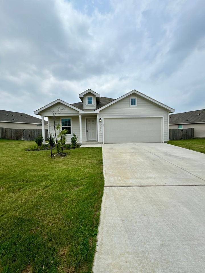 31663 Meander Ln - Photo 2 of 34