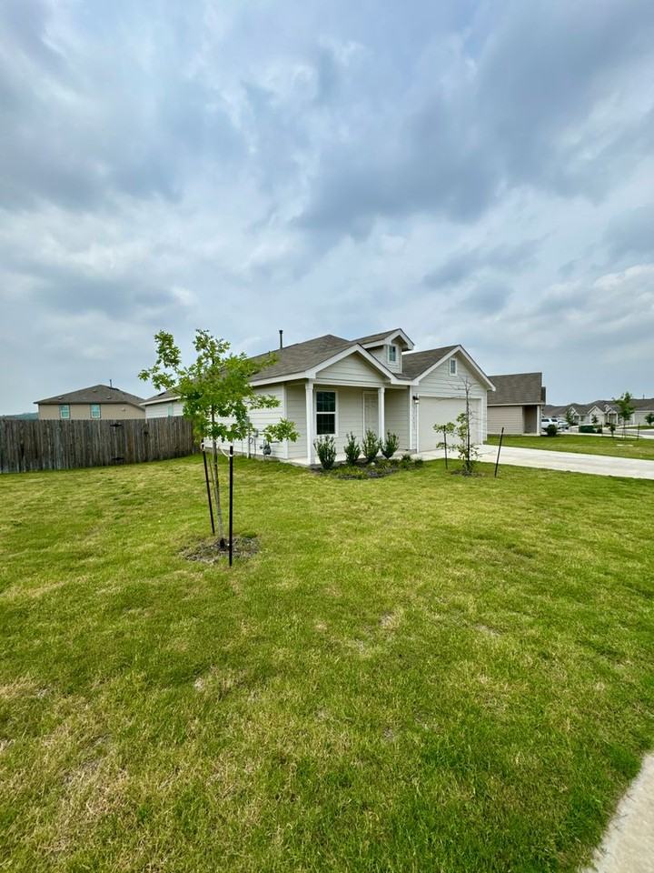 31663 Meander Ln - Photo 3 of 34