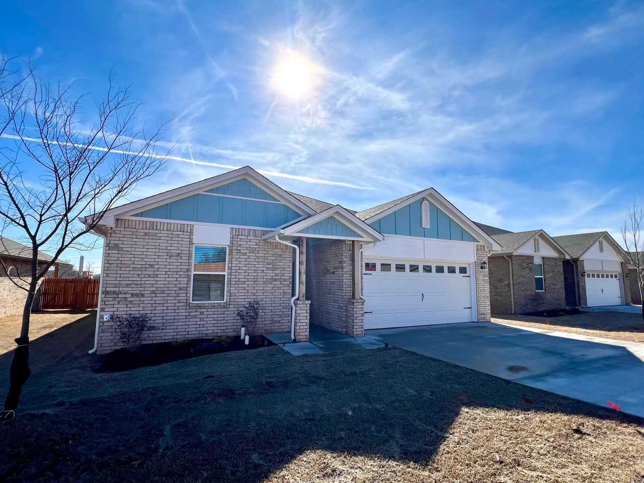 4512 Ne 123rd St - Photo 3 of 31