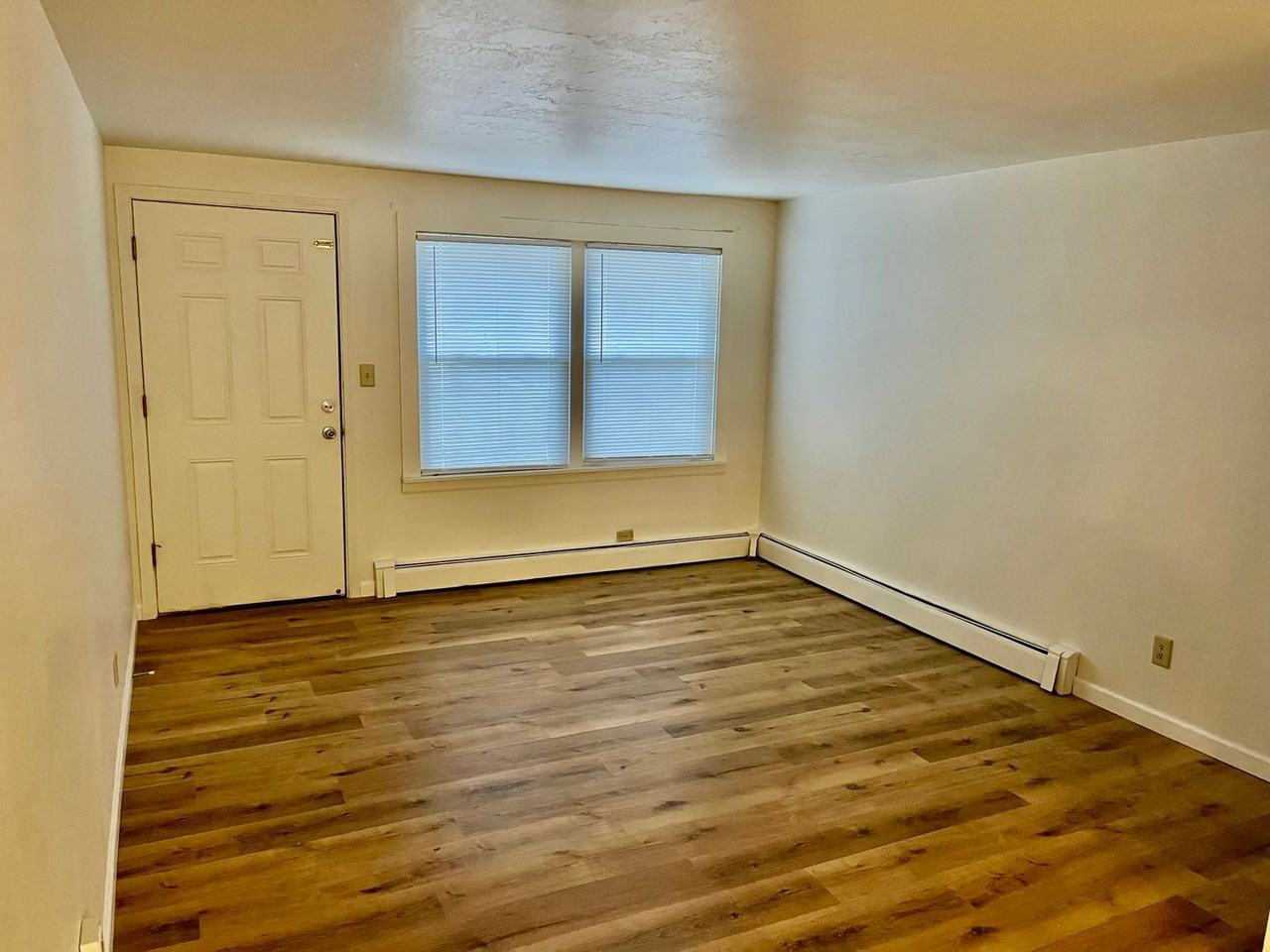 1709-1713 Loretta Ln - Photo 2 of 6