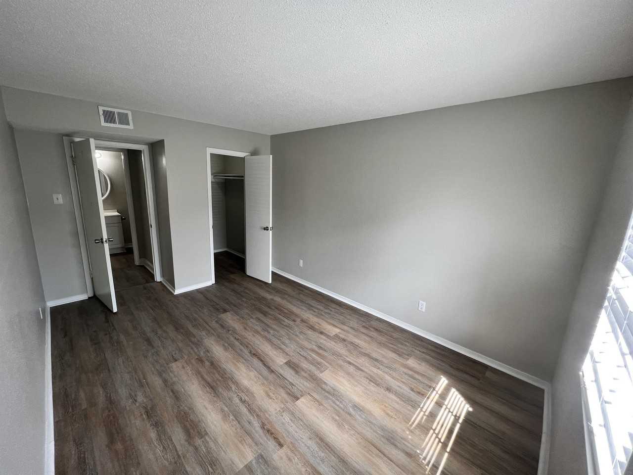 Shell Pointe- 6601 Old Shell Rd - Photo 6 of 23