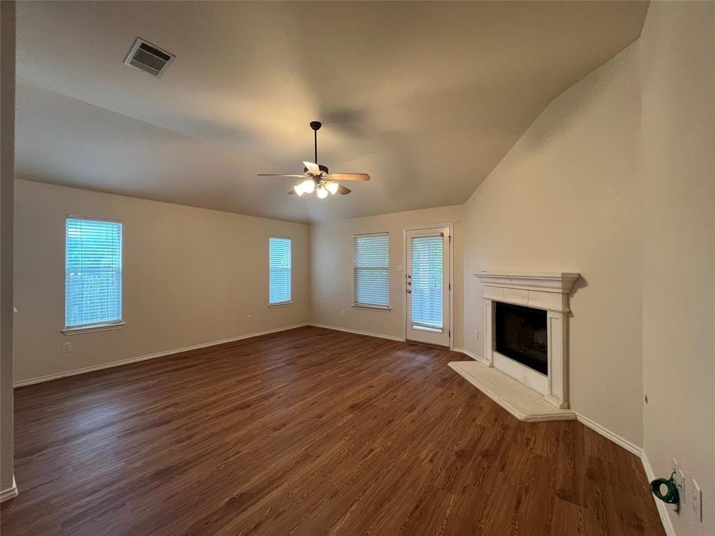 3413 Longhorn Trl - Photo 3 of 8