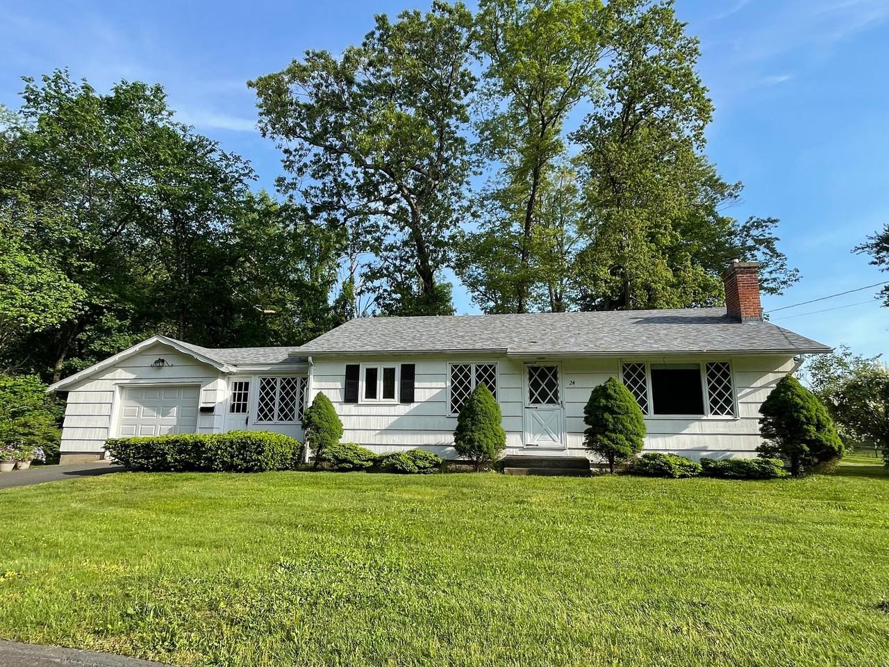 24 Stony Brook Rd - Photo 2 of 12
