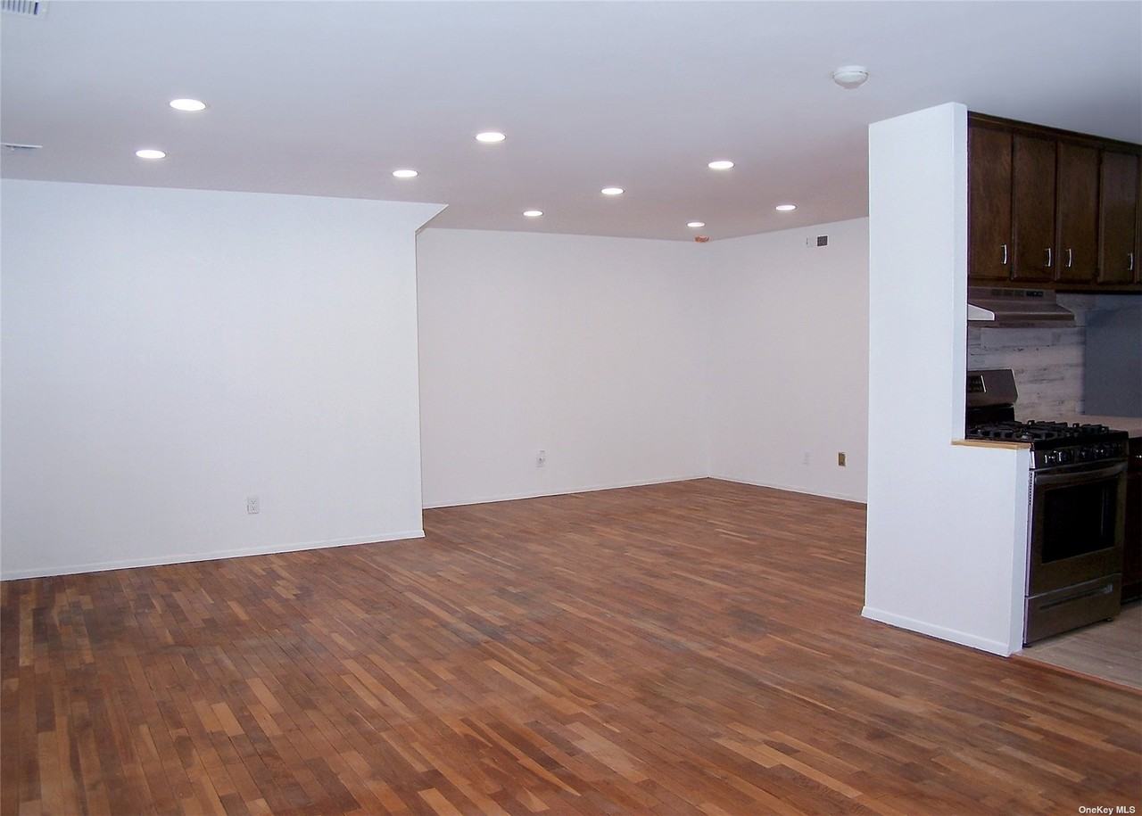 144 Artist Lake Dr - Photo 3 of 10