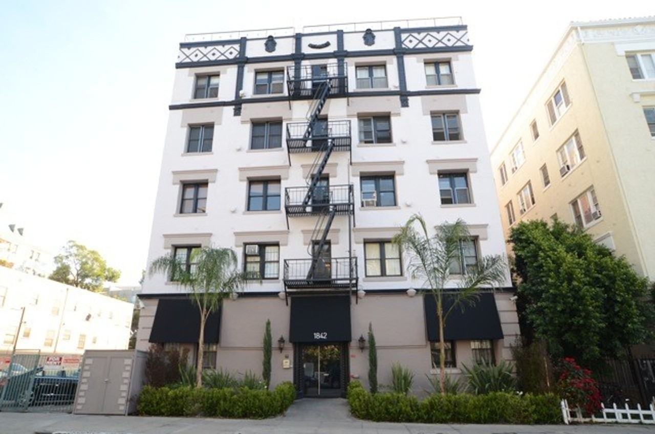 Cherokee Apts... Spacious Apartments in the Heart of Hollywood! CALL NOW! - Photo 5 of 38