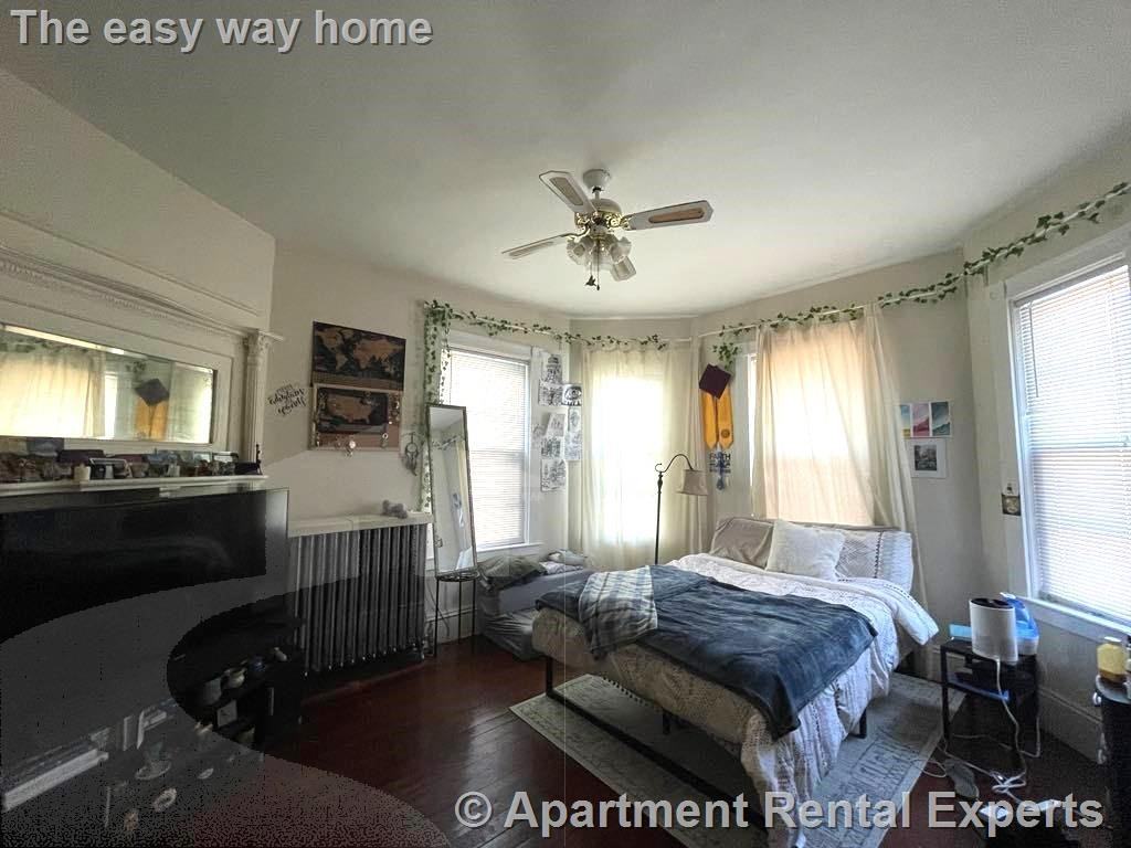 158 River St #1 - Photo 3 of 6