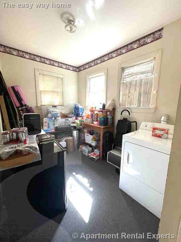 158 River St #1 - Photo 4 of 6