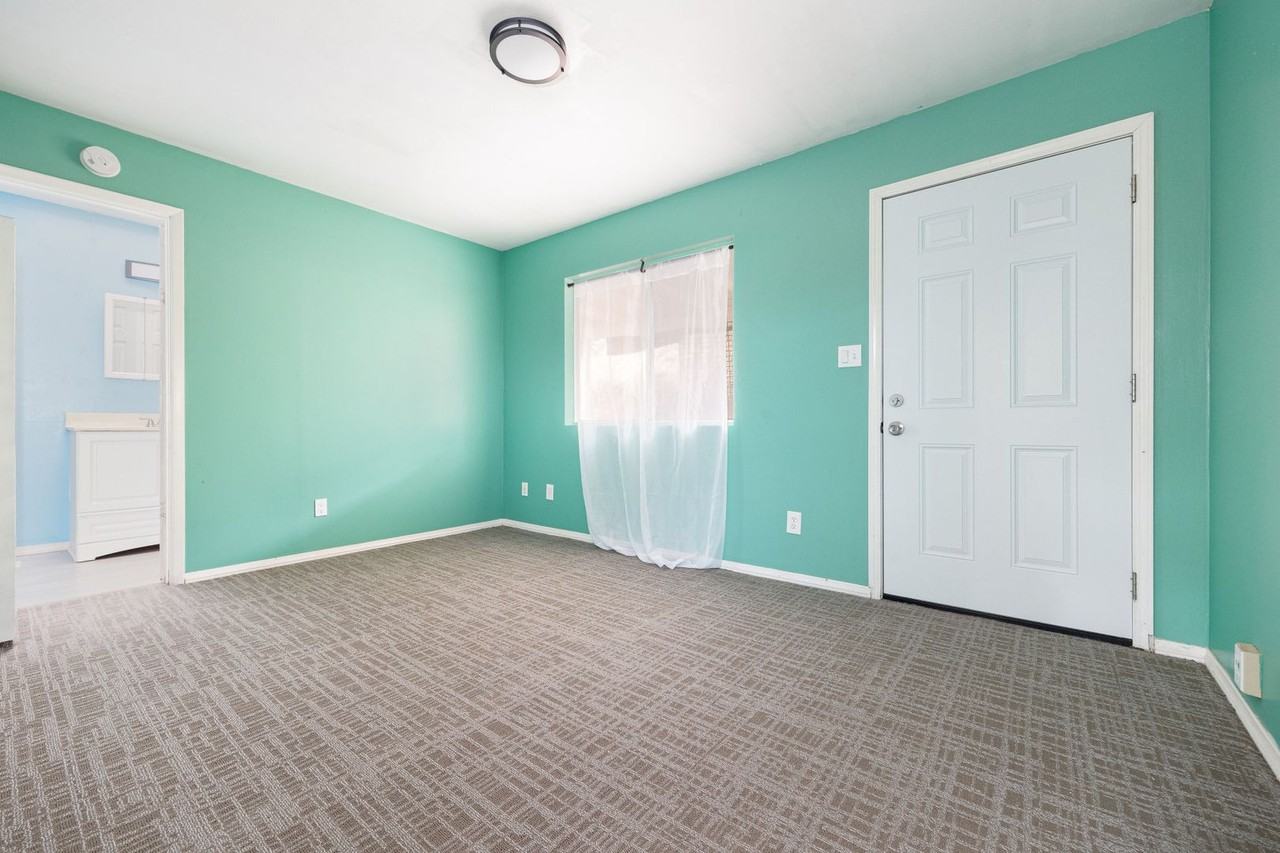 8542 Winter Gardens Blvd #2 - Photo 3 of 10