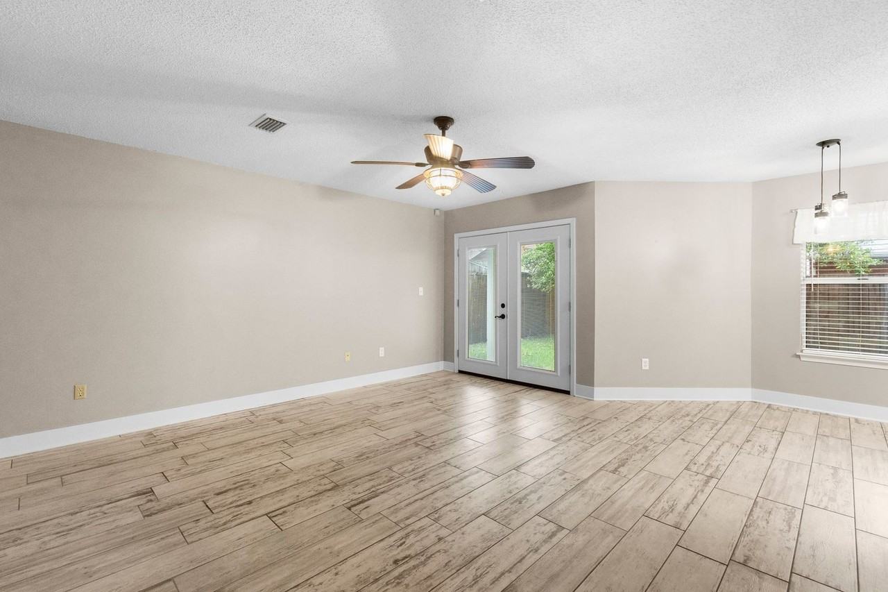 3030 Blue Pine Ln - Photo 6 of 32