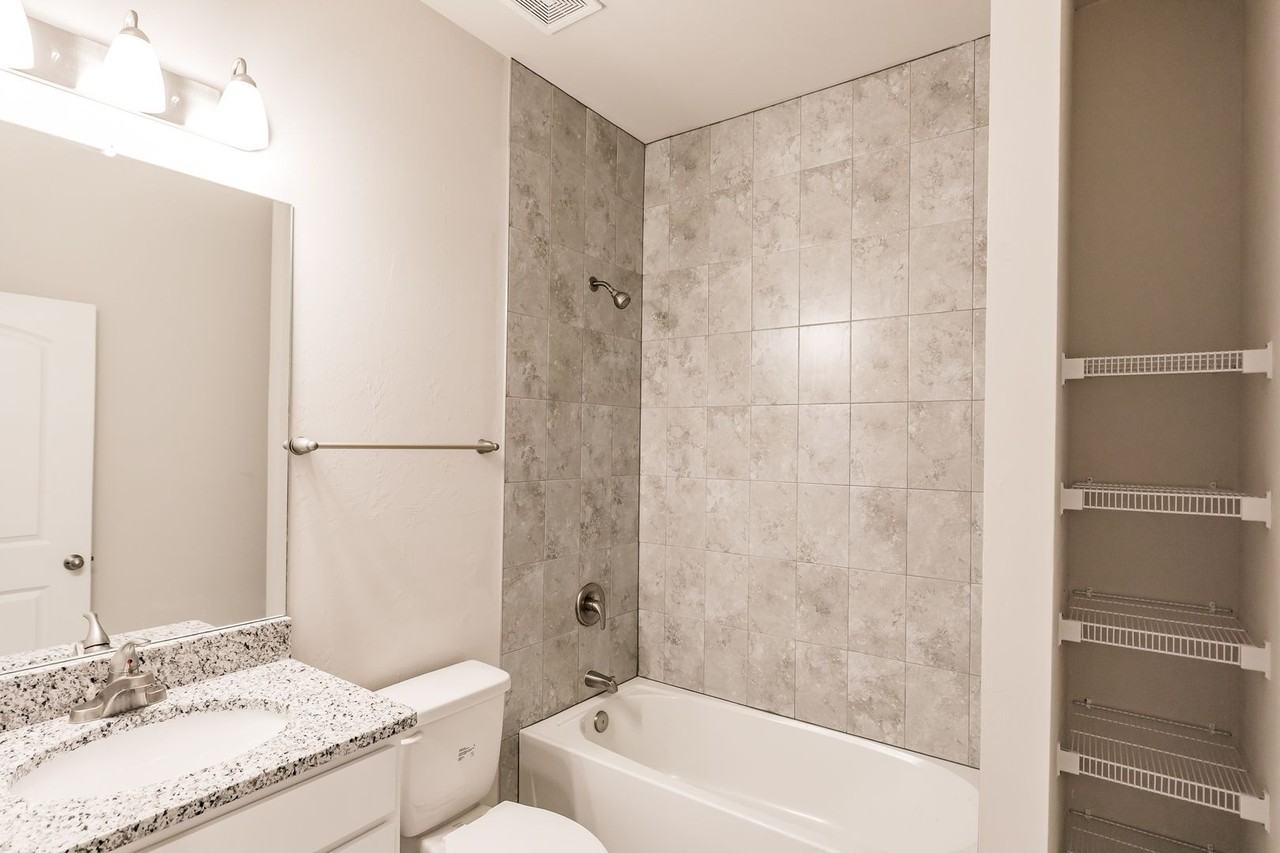 4243 Ne 17th Ave - Photo 7 of 14