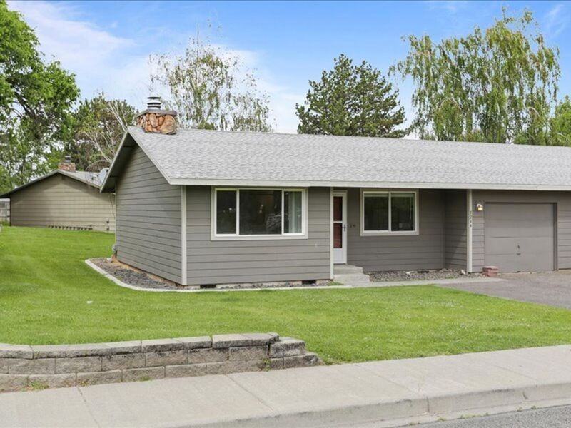 724 S Morain St #B - Photo 2 of 12