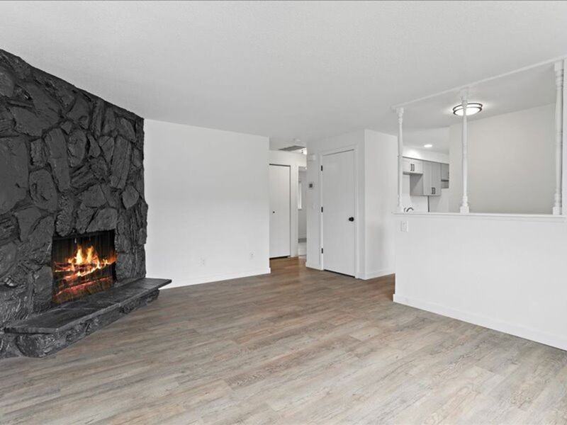 724 S Morain St #B - Photo 4 of 12