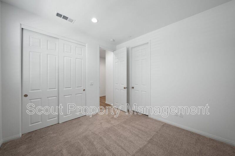 39598 Lupine Dr - Photo 4 of 29