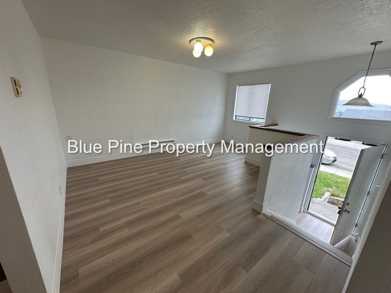 1222 Holman Ave - Photo 2 of 11
