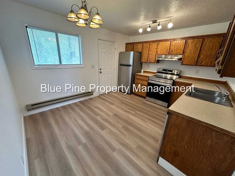 1222 Holman Ave - Photo 5 of 11