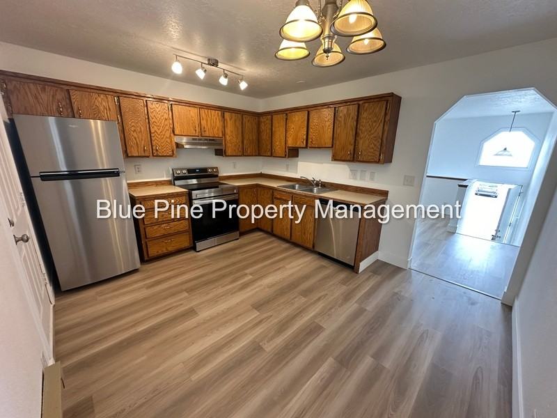 1222 Holman Ave - Photo 6 of 11