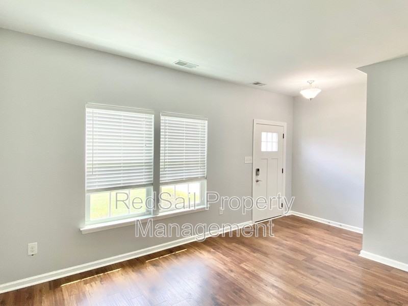 642 Kelso Dr - Photo 3 of 29