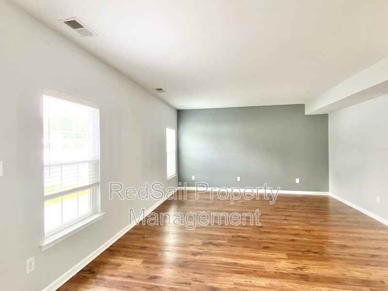 642 Kelso Dr - Photo 6 of 29