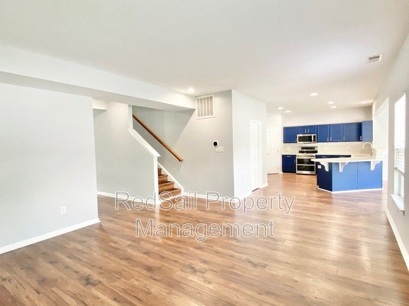 642 Kelso Dr - Photo 7 of 29
