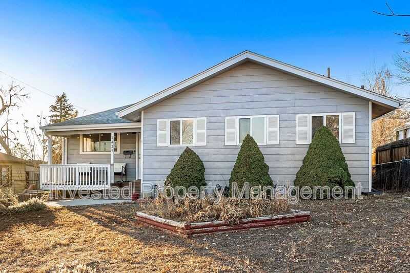 7435 Julian St - Photo 3 of 33