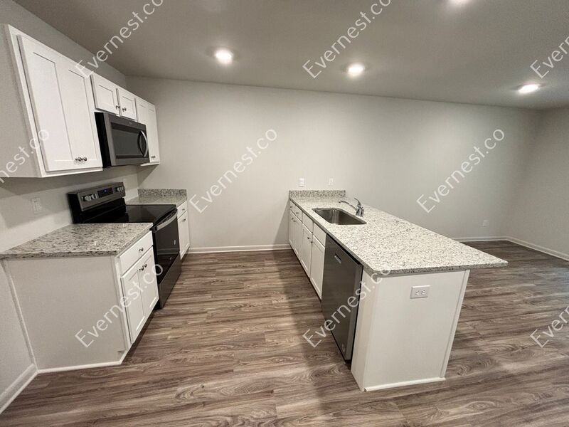 171 Northgate Dr - Photo 2 of 36