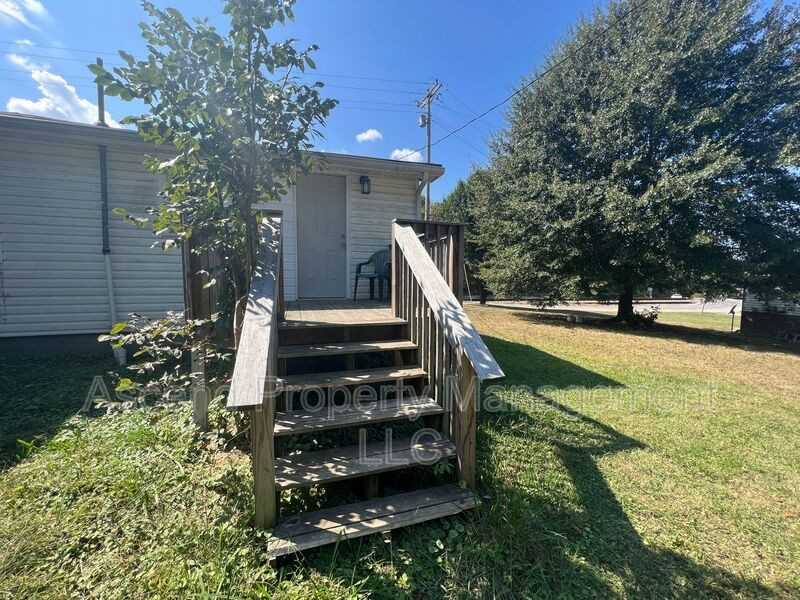 342 Julian Rd - Photo 4 of 16