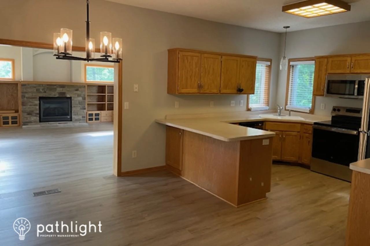 233 York Ave Nw - Photo 3 of 6