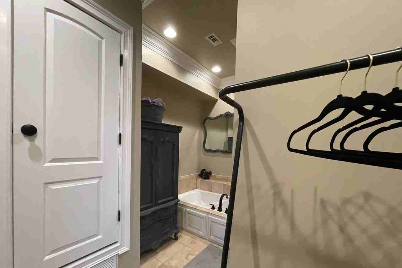 98 Hawkersmith Ln - Photo 2 of 30