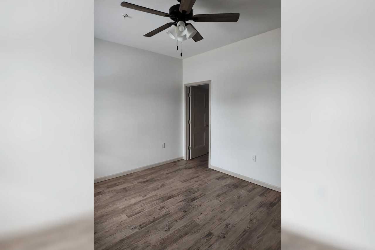 708 Foster Bond St - Photo 3 of 9