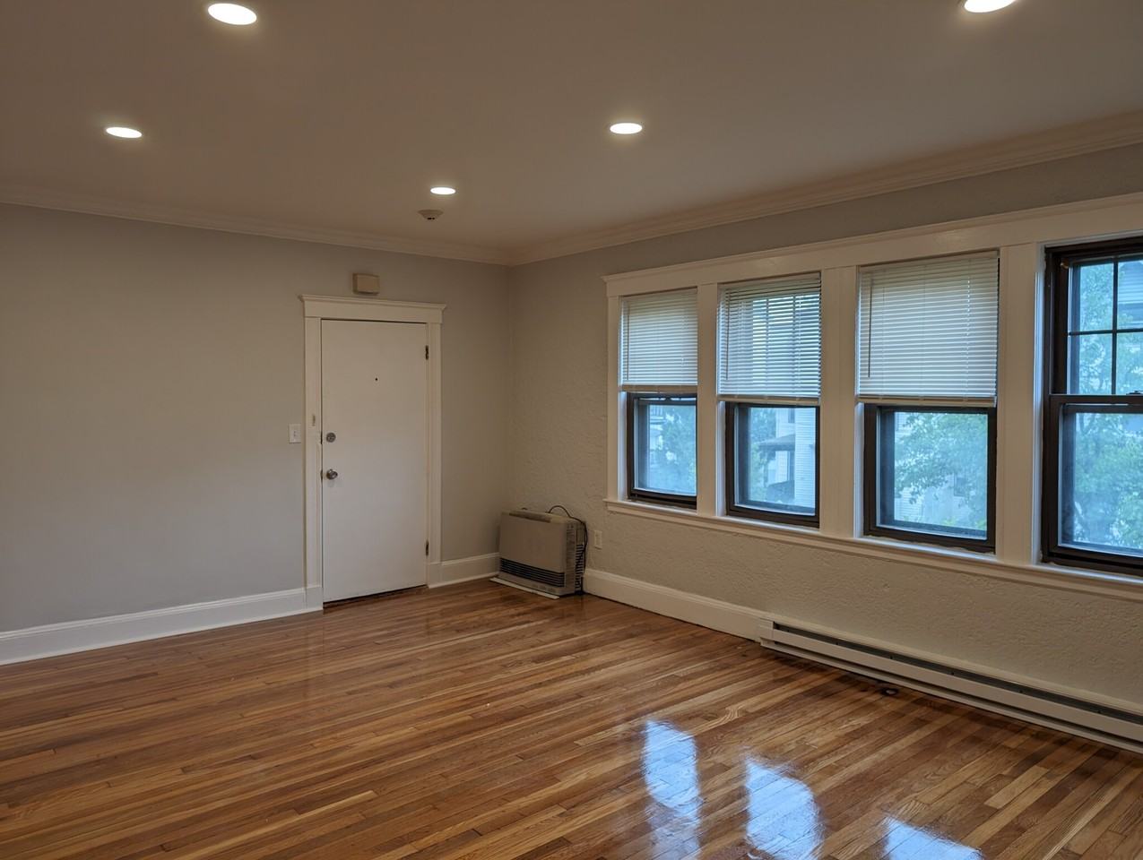 740 Winthrop Ave #9 - Photo 4 of 11