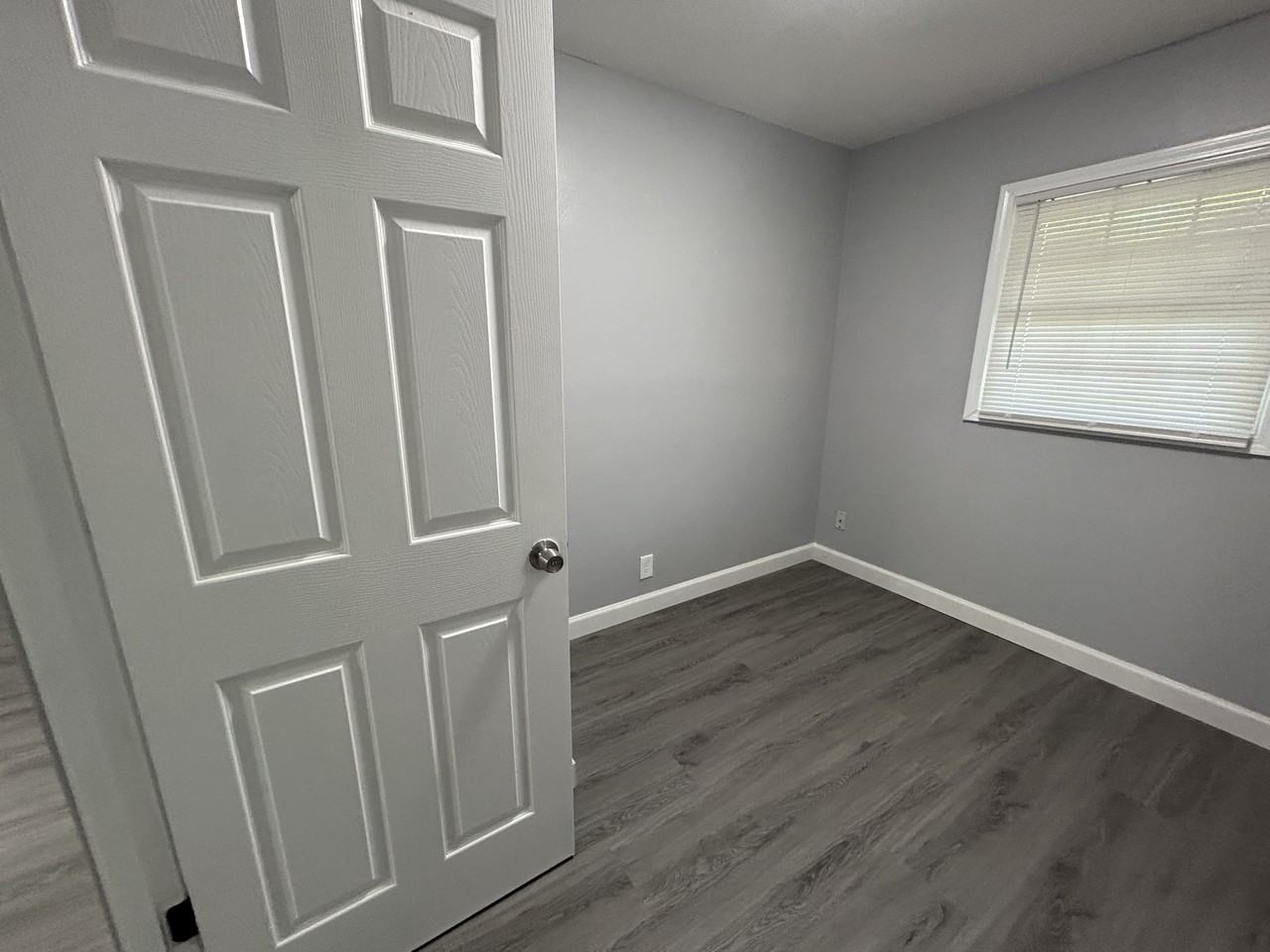142 Ben Nevis Rd - Photo 7 of 15