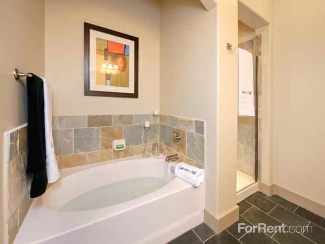 Domain Brewers Hill - Photo 3 of 11