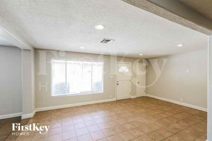 3634 E Yale St - Photo 3 of 16