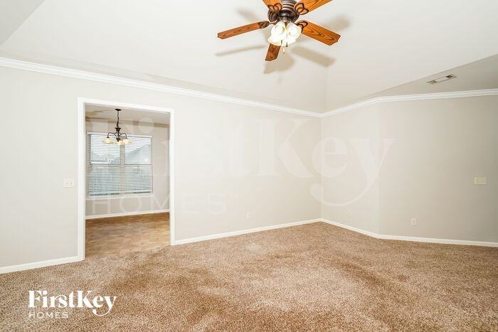 2309 Dunbar Cir - Photo 2 of 16