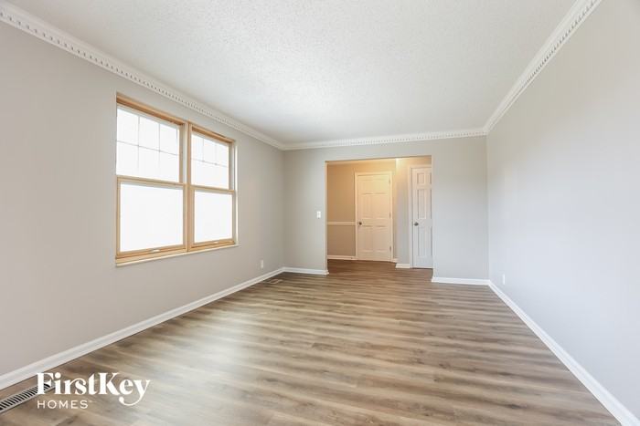 3504 Wood Bridge Dr - Photo 3 of 15