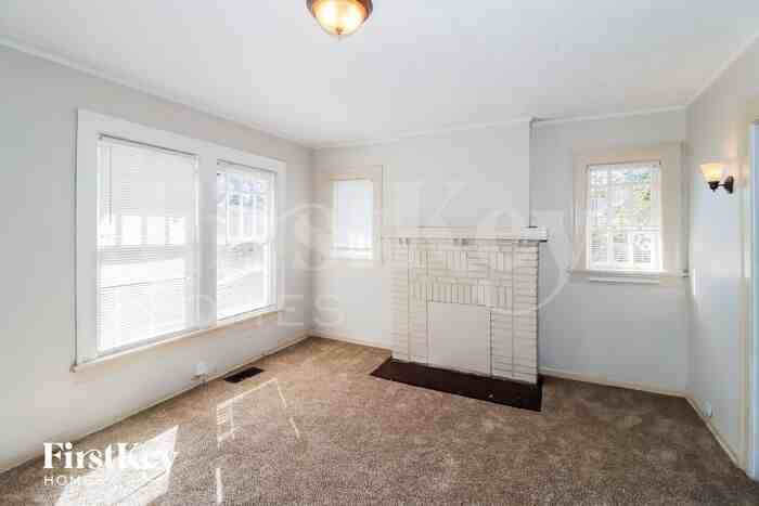 1523 Stokes Ave Sw - Photo 3 of 15