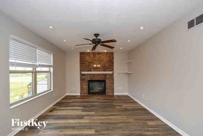 5456 Shady Meadows Dr - Photo 3 of 15