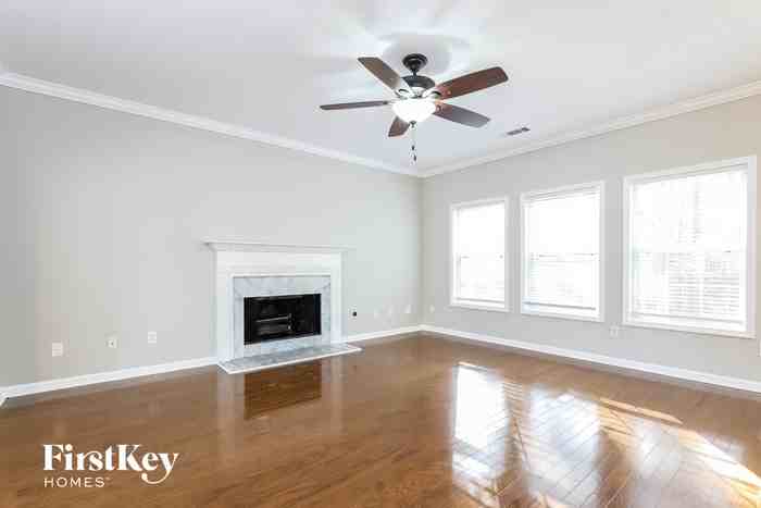 7650 Donington Park Dr - Photo 3 of 15