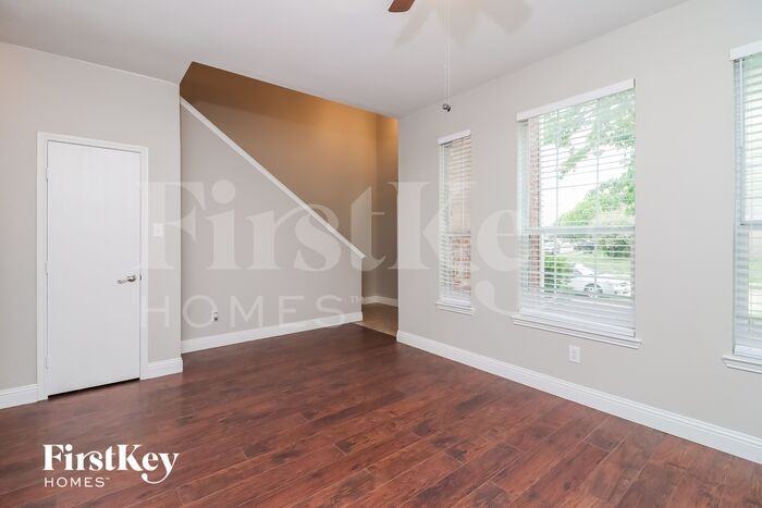 217 Prairie Gulch Dr - Photo 2 of 15