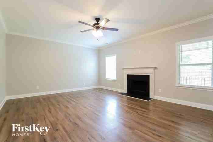 4377 Highland Gate Pkwy - Photo 3 of 15