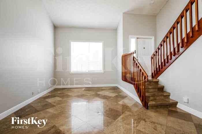 1151 Sw 107th Ter - Photo 2 of 16