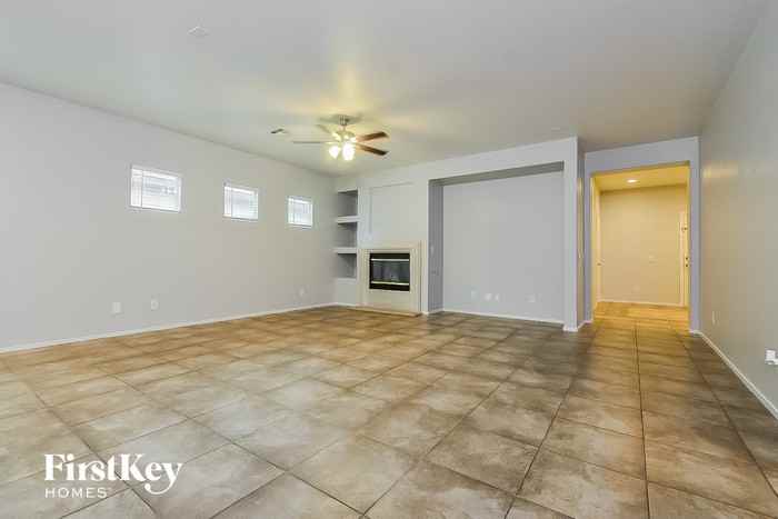 8908 El Diablo St - Photo 3 of 15