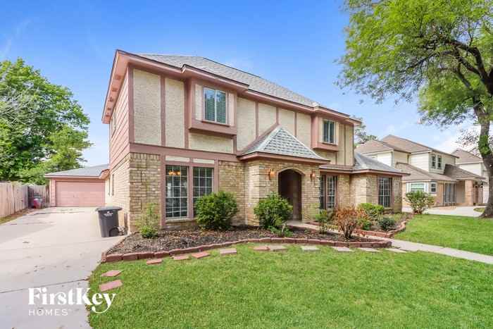 8334 Mentmore Dr - Photo 2 of 15