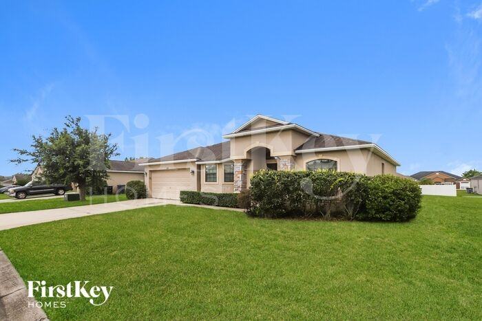 8146 Woodvine Cir - Photo 2 of 16