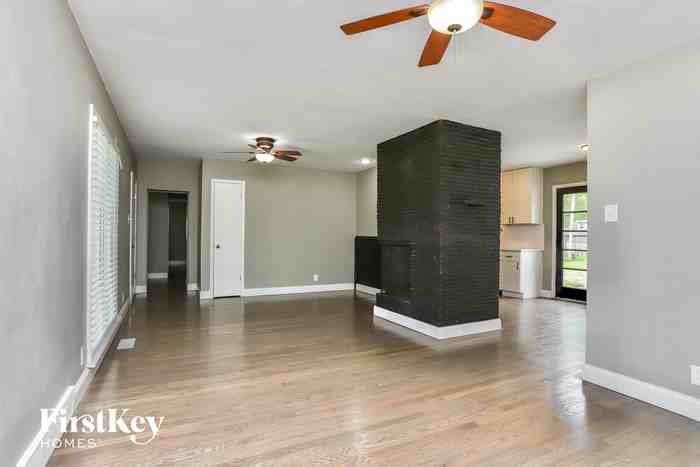 11862 Kramper Ln - Photo 3 of 15