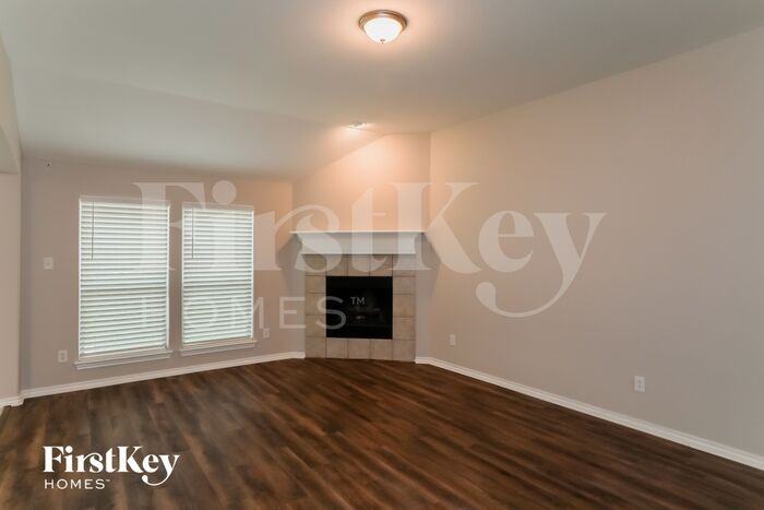 4002 Windmill Dr - Photo 2 of 15