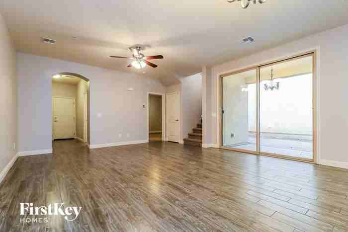 20929 W White Rock Rd - Photo 3 of 15